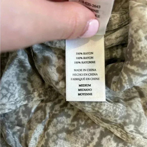 Rails grey snakeskin button up long sleeve flowy shirt in size medium - Picture 4 of 5